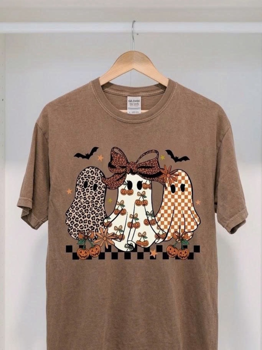 Retro Halloween Cute Ghosts Graphic Tee Vintage Leopard Bow Fall T-Shirt